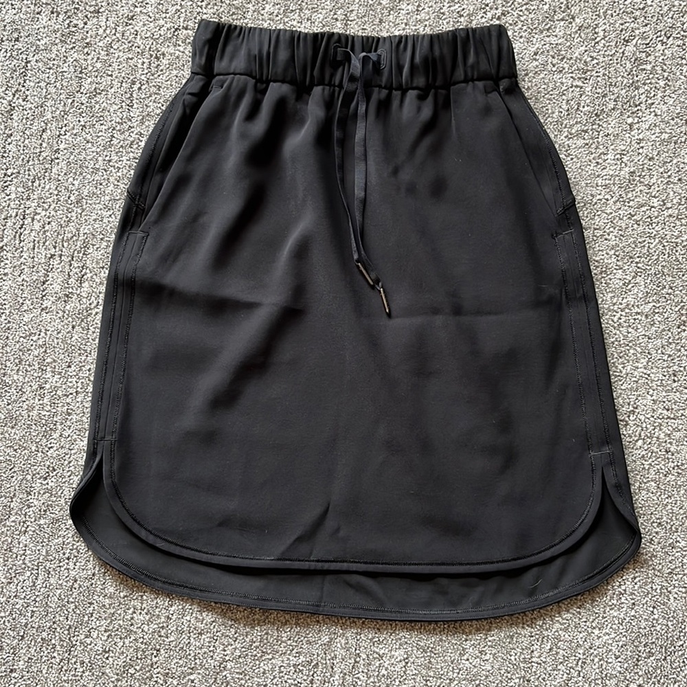 LuLu Lemon skirt (black), size 2